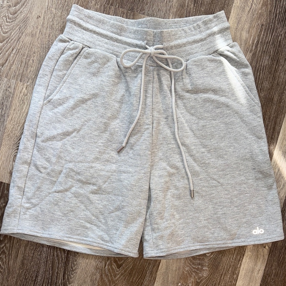 Alo drawstring shorts